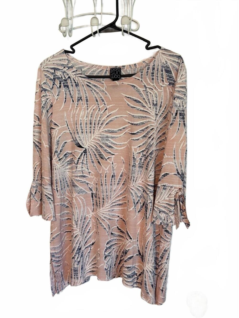 Clara SunWoo Women's Medium Pink and Blue Leaf Print Blouse